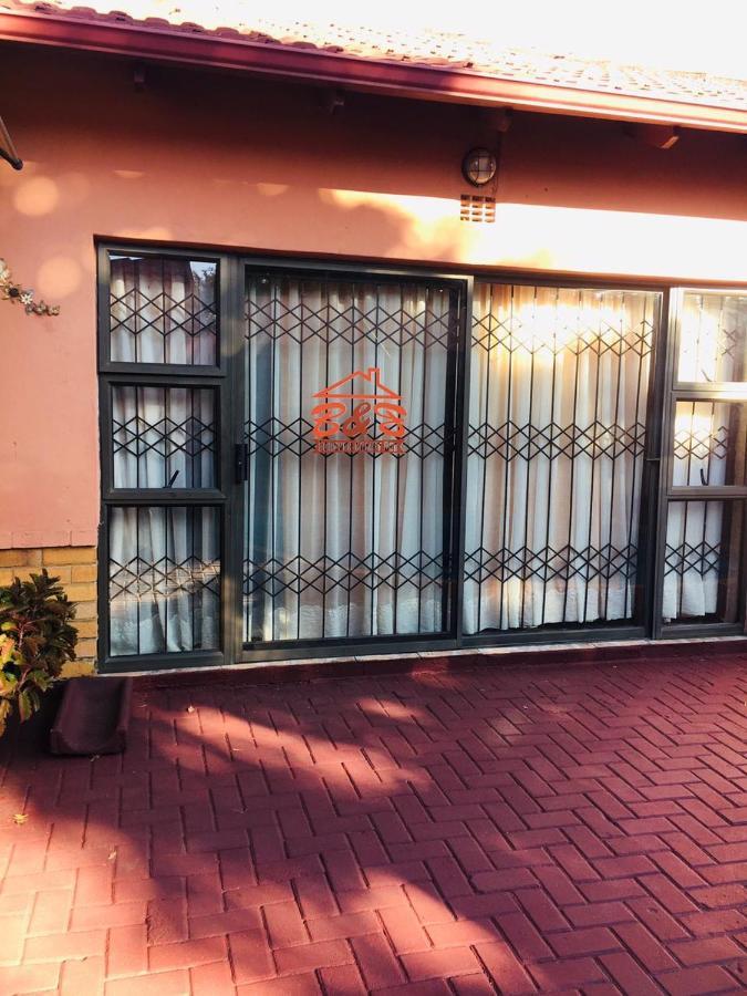 Forever Comfy Bed Bed & Breakfast Vanderbijlpark Dış mekan fotoğraf